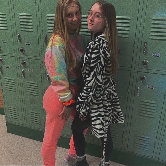 🍯Your Posher🍯 - Picture 6 of 8